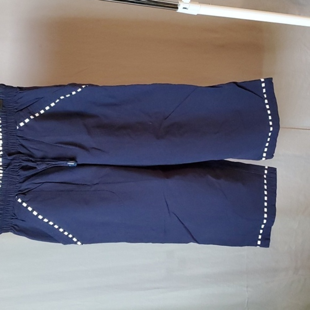 3‎ for $30 White Diamonds capris.